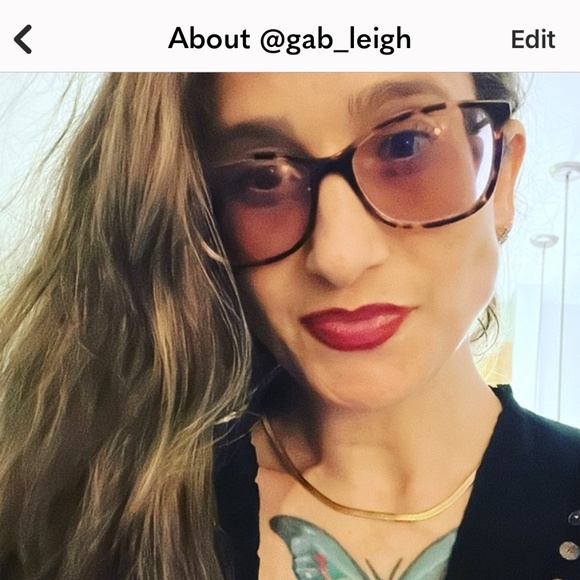 Meet your Posher, Gabrielle - Picture 1 of 2